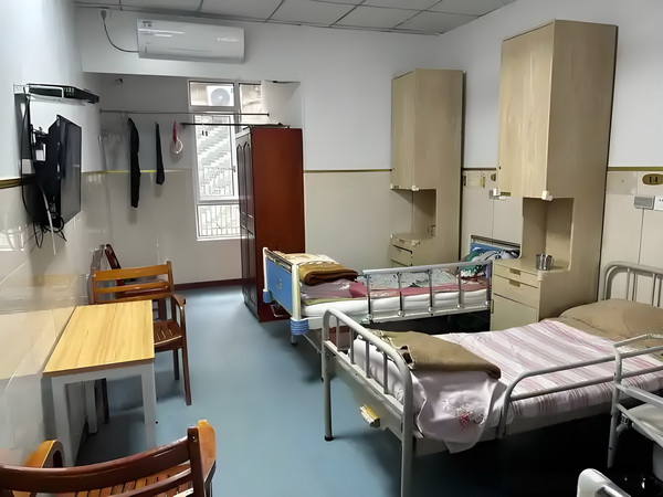 大学毕业生户口迁入深圳流程_姜文被困在一个什么东西里 姜文被困享受伦之乐着天
