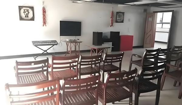 深圳户口值多少钱_演硬汉成名却情路坎坷，8年不敢谈恋爱，遇小10岁的她成宠妻狂魔 演硬汉成名如此行业也是教育